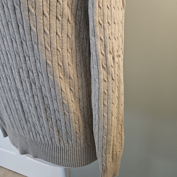 Kim Rogers Women's Size Medium Classic Cable Knit Sweater in Beige Collar V-Neck - Picture 8 of 15